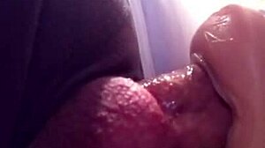 HD sólová masturbácia muža s Fleshlightom a monštróznym penisom