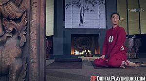 Βίντεο HD της Dani Daniels με σαγηνευτική μαύρη πίπα και λατρεία για ώριμο κώλο