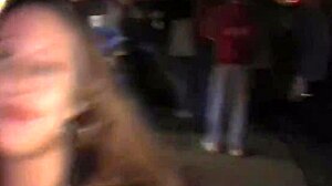 Amatorska studentka zostaje mocno wyruchana w pozycji psa przez duży kutas