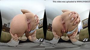 Virtualni seks z majhnimi joški in velikim kurcem v HD videu