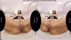 Video de realidad virtual de Andreina deluxe masturbándose con juguetes