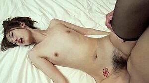 Domáce video o dobrodružstve ázijskej manželky s fetišom stôp