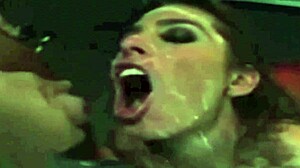 Fetysz na wytryski na twarz i loda z Naomi Russell