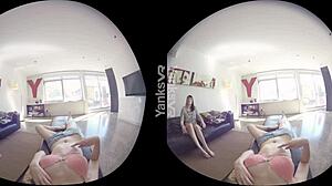 HD VR-Video von zwei Amateur-Babes, die sich fingern und abspritzen