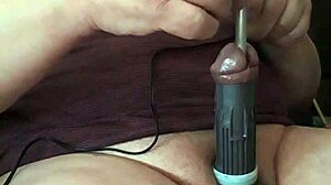 Πονερή εμπειρία BDSM με βασανιστήρια στο πέος και τις μπάλες και δέσιμο