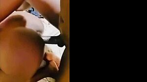 Amaterska crna tinejdžerka se jebe velikim crnim kurcem u kućnom videu