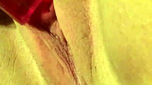 Un mec avec un gros cul se laisse emmerder dans une vidéo de masturbation en solo