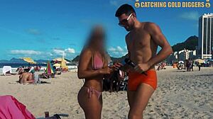 MILF brasileña amateur es recogida y toma polla en la playa