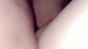 Sperma menyemprot di pantat besar gadis Latina setelah berpesta