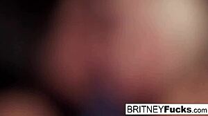 Britneys legende humør matches af Capris ivrige deltagelse