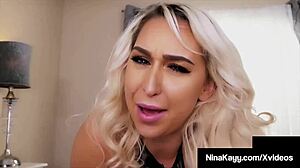 Nina Kayy ผู้ล่อลวงหน้าอกใหญ่มีส่วนร่วมในความสุขทางปากด้วยอวัยวะเพศขนาดใหญ่