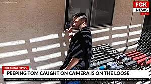 Un'intrusa tatuata sorprende una teenager con una telecamera nascosta
